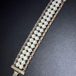 Vintage 1964 Sarah Coventry "Pearl Flattery" gold Tone Faux Pearl Bracelet